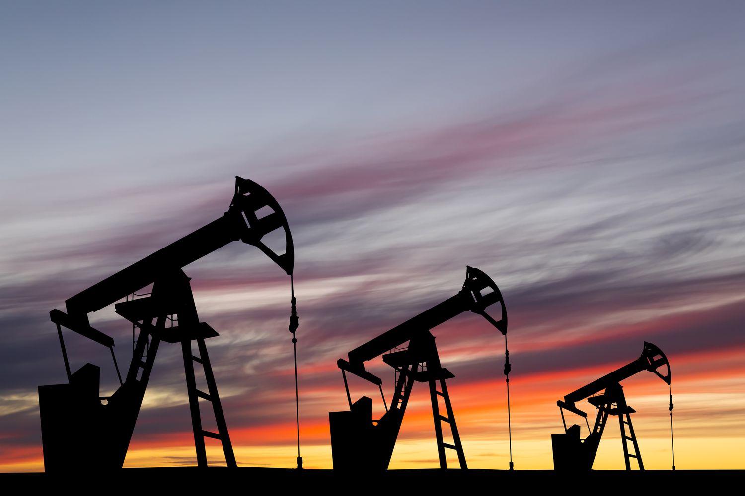 OPEC+ toplantısı yaklaşırken petrol fiyatları yükseldi
