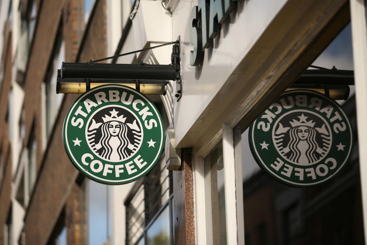 Starbucks'ta ücretsiz oturma dönemi bitiyor: Kafede oturmak için alışveriş şartı