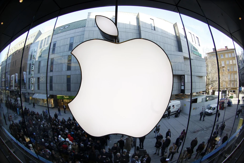 Trump’ın iPhone’lara vergi muafiyeti getirmesiyle Apple yeniden 3 trilyon dolar değerine ulaştı