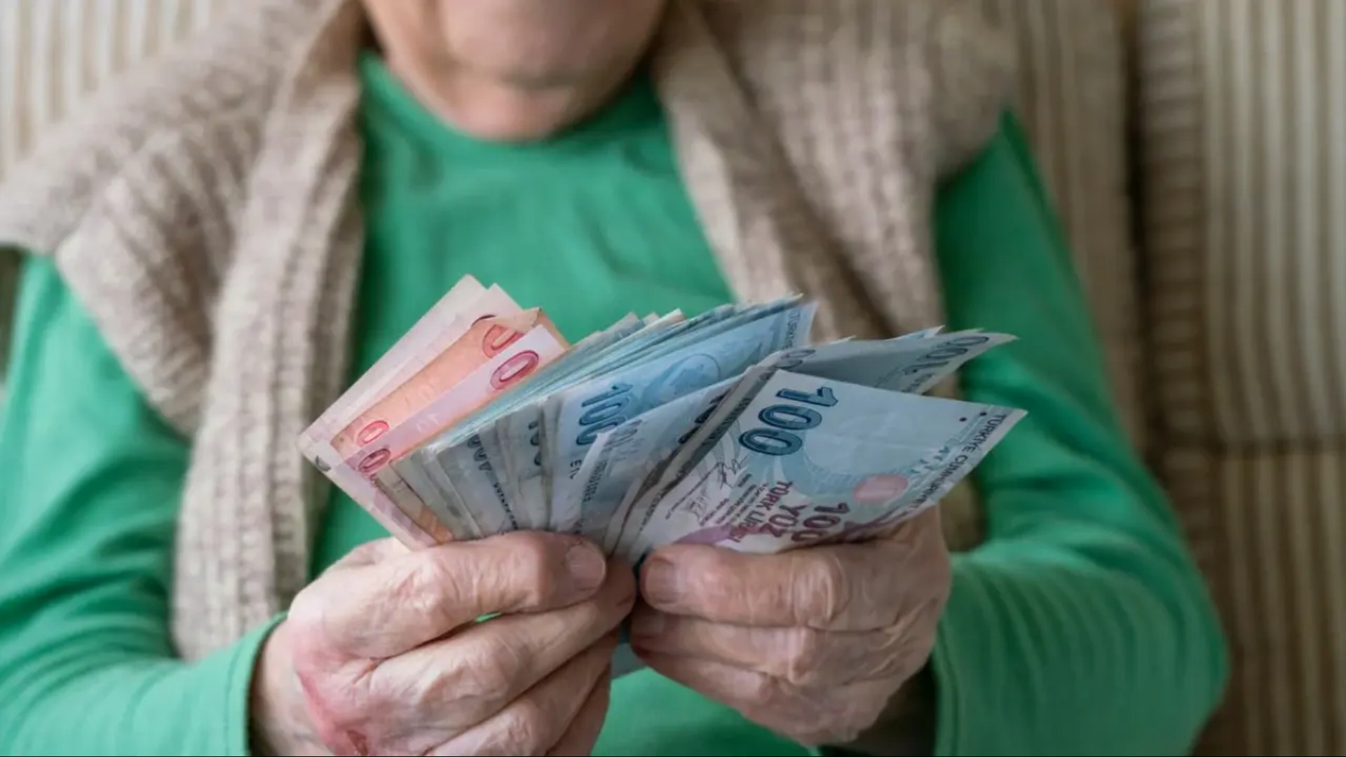 2025 yaşlılık maaşı ne kadar oldu? 65 yaş aylığı zammı kaç lira?