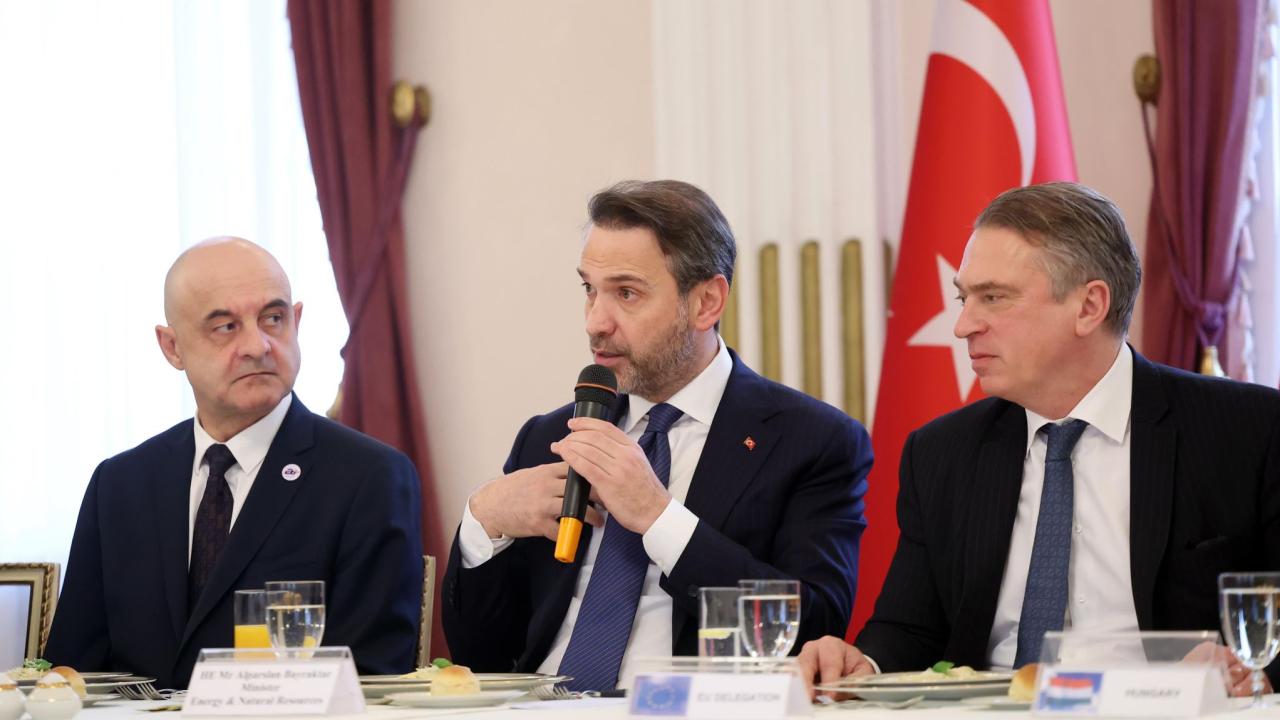 Bakan Bayraktar, AB ülkelerinin büyükelçileriyle buluştu