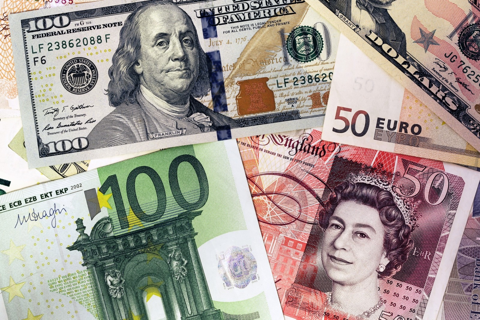 Dolar kuru çıkışta, euro ve sterlin düşüyor! 13 Ocak Pazartesi döviz kurları