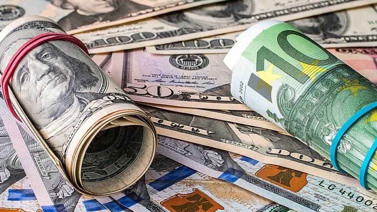 Dolar, yılın ilk haftasında şaşırttı! İşte dolar, euro ve sterlinde son durum