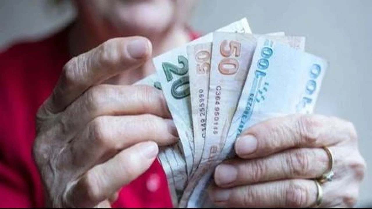 Emeklilerin bayram ikramiyesine zam gelecek mi? Emeklilere bayram ikramiyesi ne zaman?