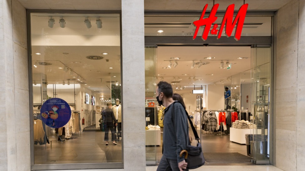 Satışları beklentilerin altında kalınca H&M'nin hisseleri çakıldı