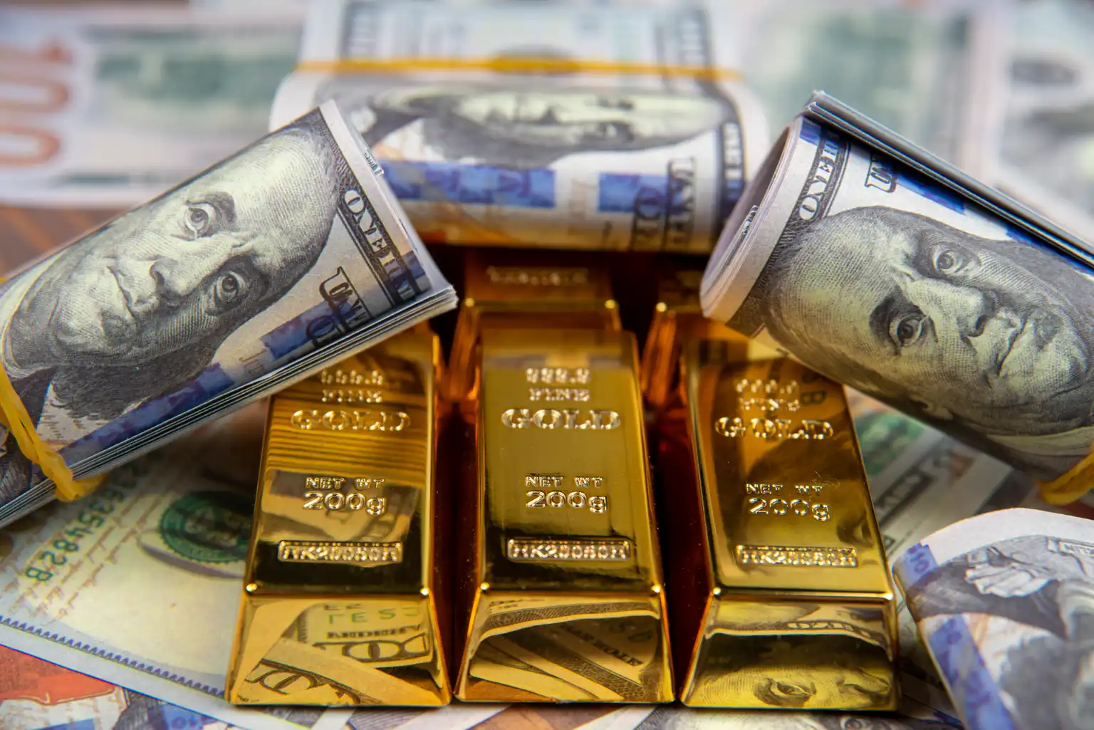 Küresel piyasalar: Dolar yükseliyor, altın düşüşte