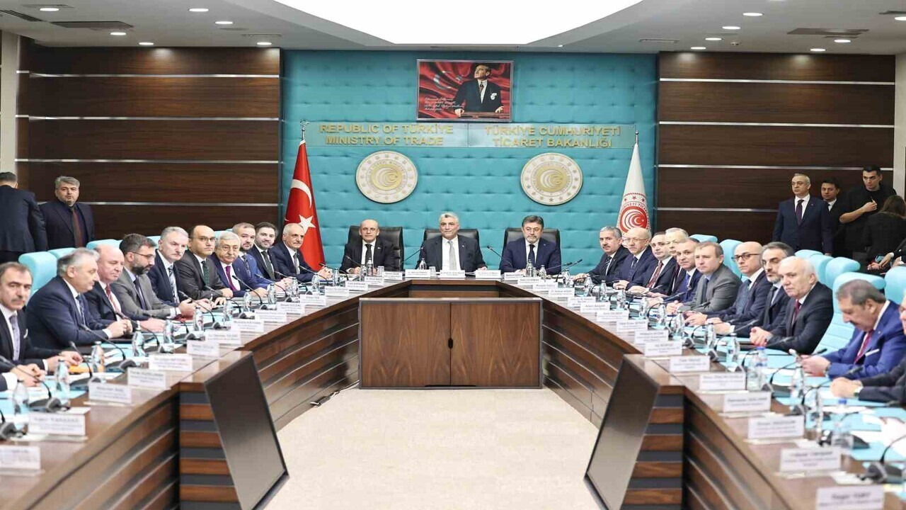 Ramazan öncesi fahiş fiyatlara karşı harekete geçildi: Gıda sektörü ile kritik toplantı