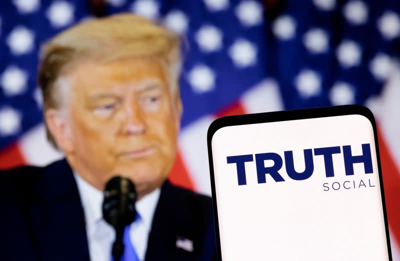 Trump’a Truth Social’daki ücretli erişim sistemi nedeniyle dava açıldı
