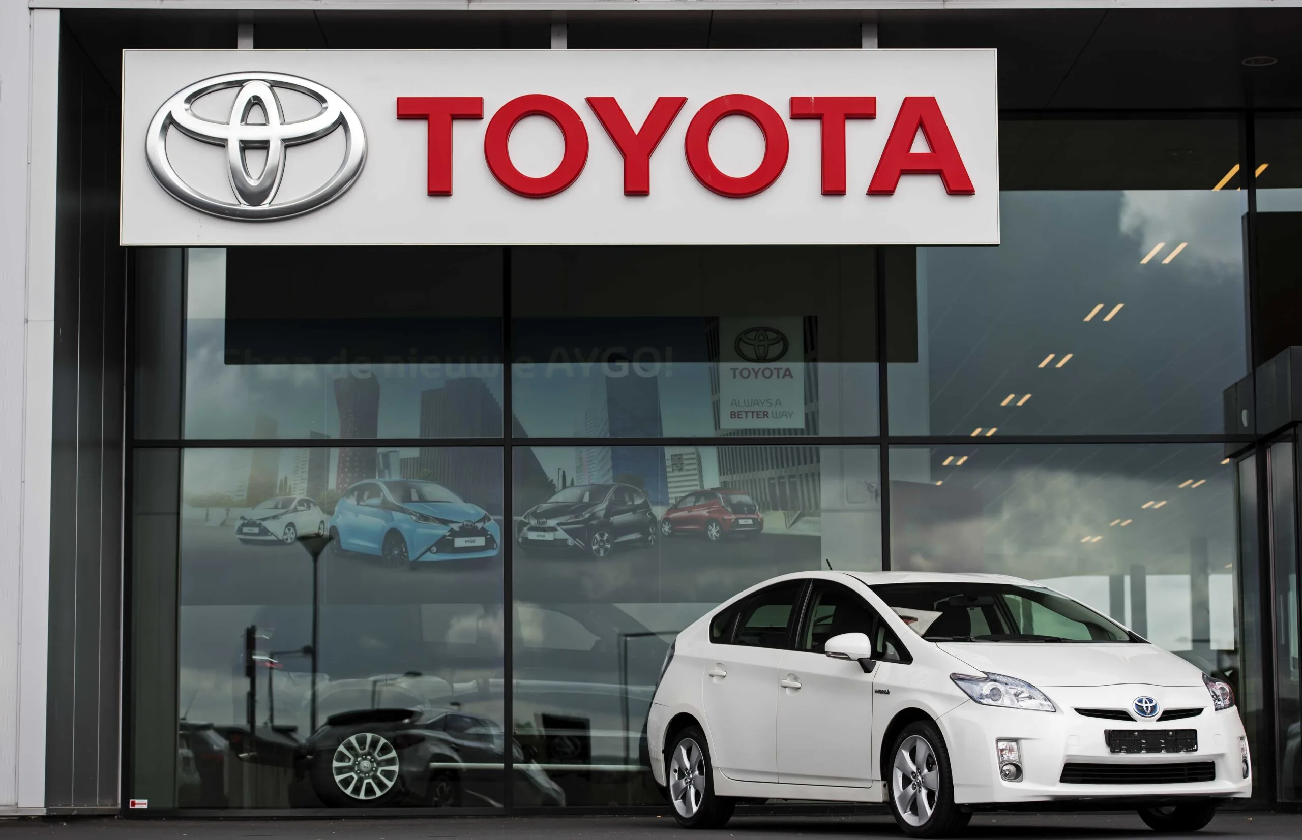 Toyota 140 bin aracı geri çağırıyor! İşte etkilenen modeller