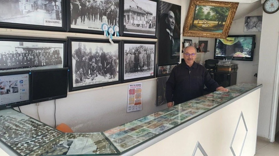 40 ülkenin parasını biriktirdi! Manisalı koleksiyoncu görenleri şaşırtıyor