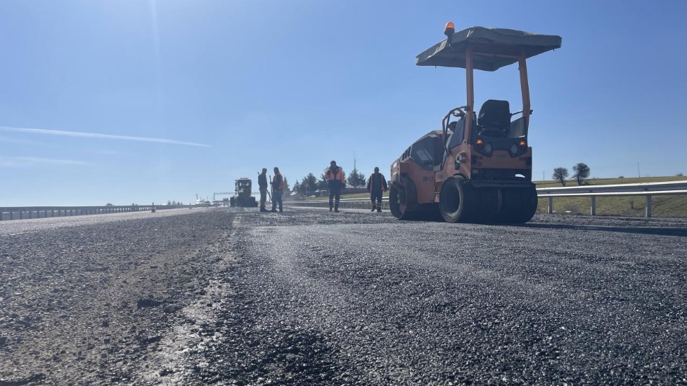 Deprem bölgesinde yeniden imar ve altyapı çalışmaları sürüyor