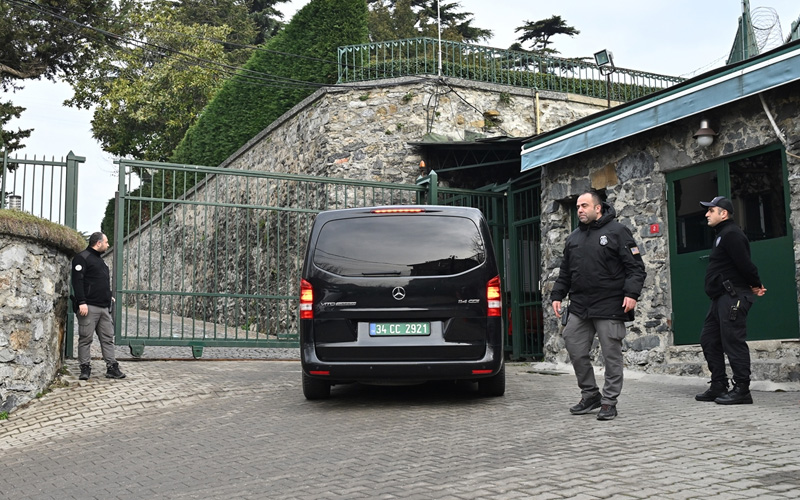 İstanbul'da diplomasi trafiği! ABD-Rus heyetleri bir araya geliyor