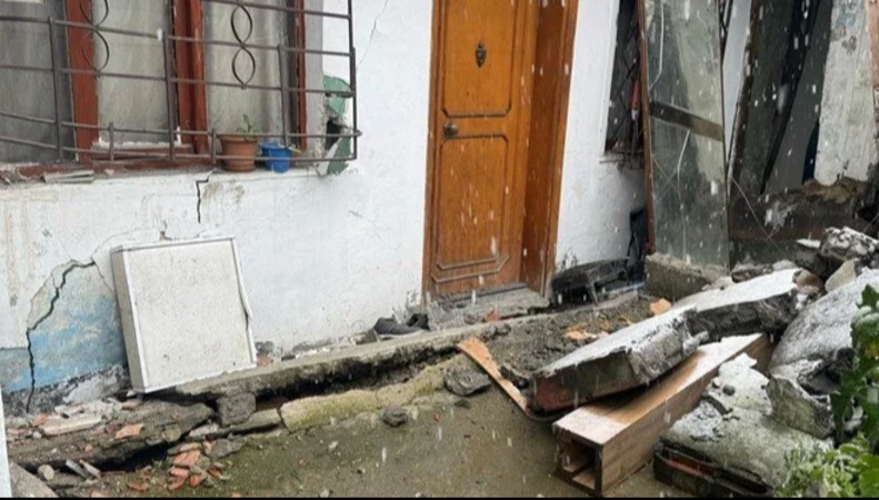 İstanbul'da korkutan olay! Gaziosmanpaşa'da toprak kayması: 3 bina acilen boşaltıldı
