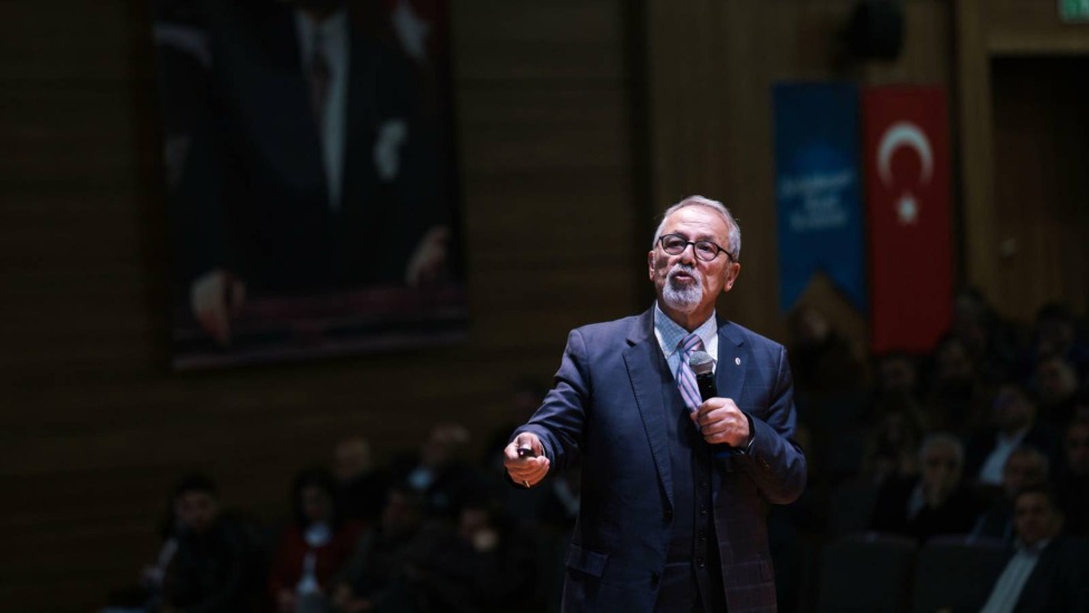 Naci Görür "Kahin olmaya gerek yok" diyerek uyardı!  "Bir kentin sadece binasını yapmakla o kenti depreme hazırlayamazsınız!