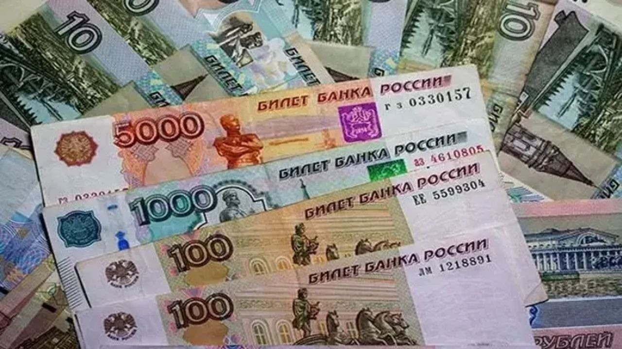 Rusya 2026 bütçe harcamasını 1 trilyon ruble artırdı