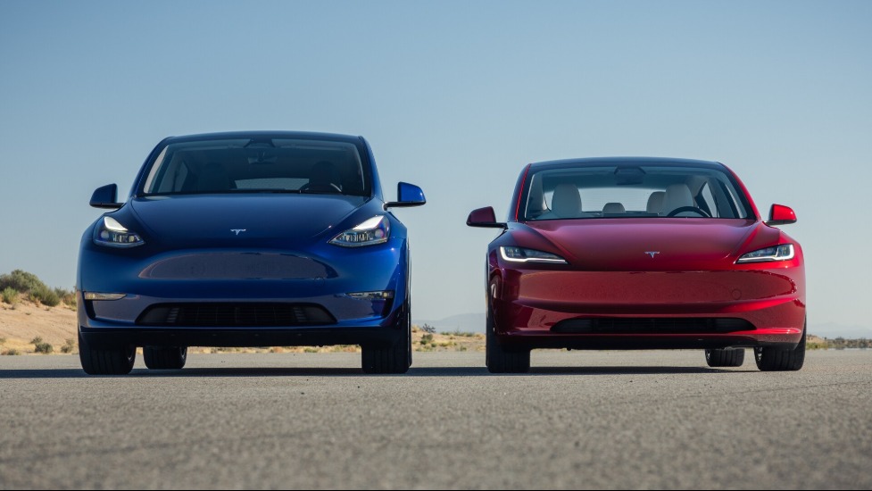 Tesla, direksiyon arızası nedeniyle 375 bin aracı geri çağırıyor