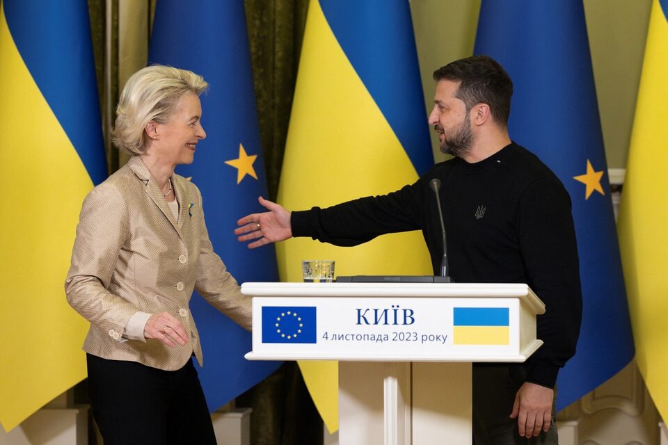AB, Ukrayna'ya 3,5 milyar euro yardım gönderecek