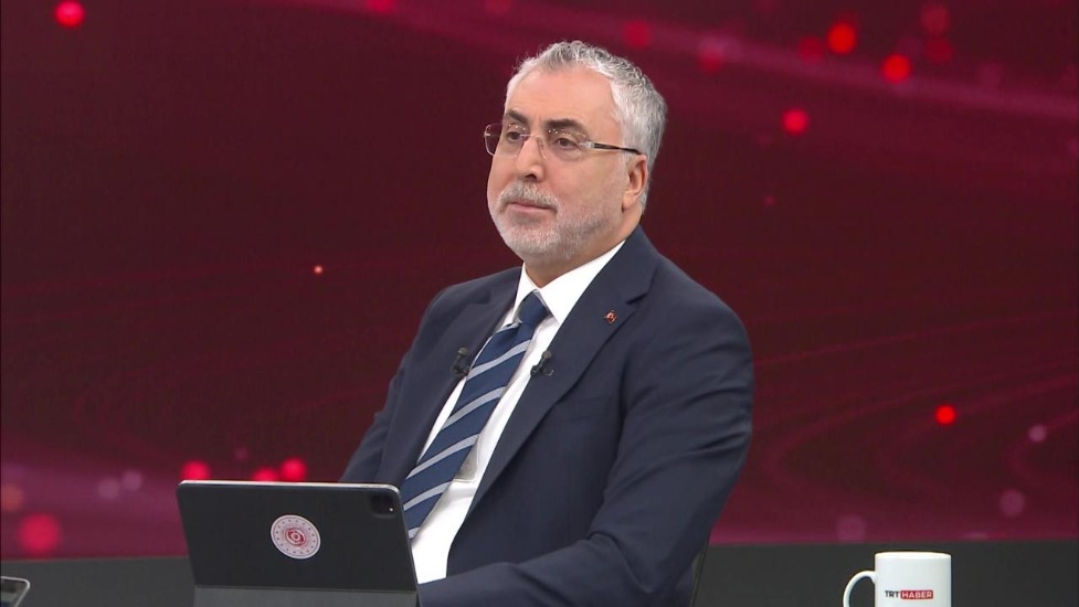 Çalışma saatleri kısalıyor mu? Bakan Işıkhan canlı yayında açıkladı
