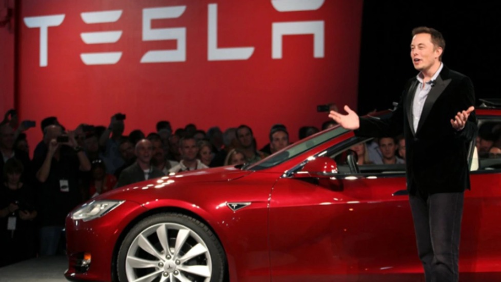 Tesla batarken, Denholm'un serveti katlanıyor