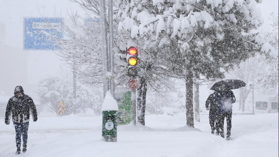 Meteoroloji, AKOM ve Valilikten peş peşe uyarılar! İstanbullular dikkat! Kar yağışı devam edecek...
