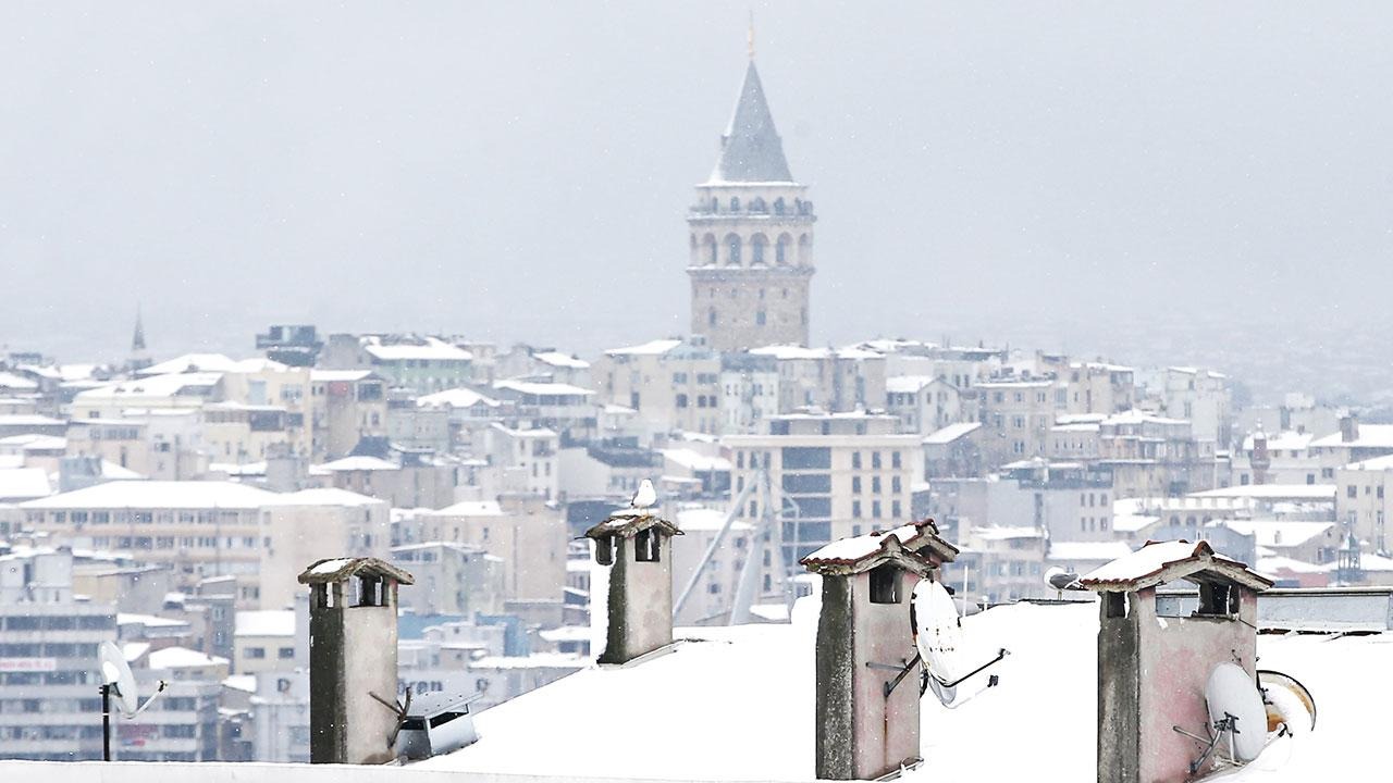 İstanbul'da olumsuz hava koşulları nedeniyle ehliyet sınavları iptal edildi