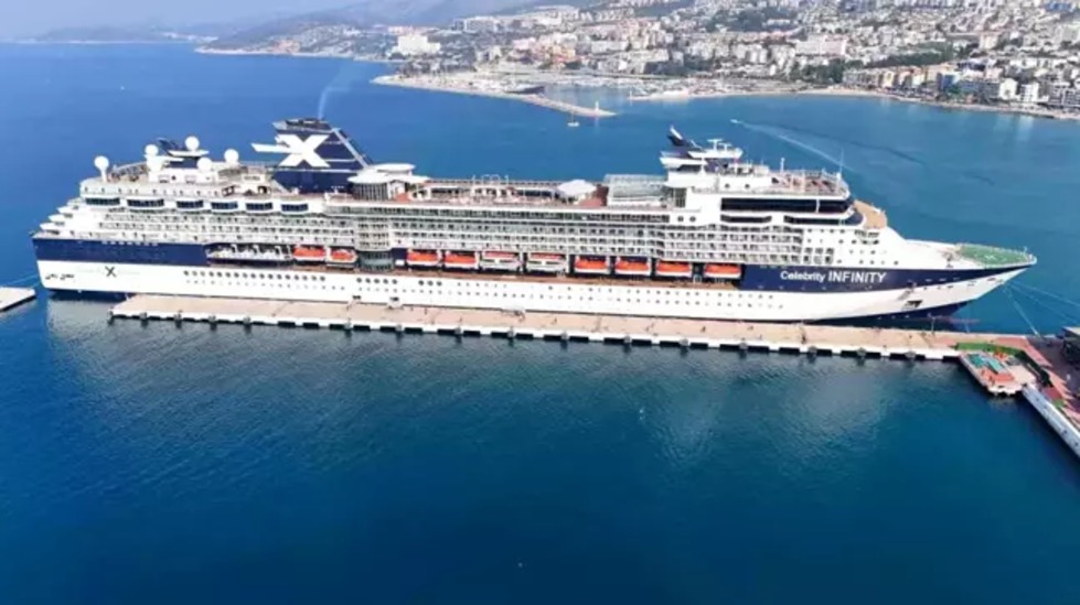 Kuşadası'nda kruvaziyer sezonu şubat ayıyla başladı