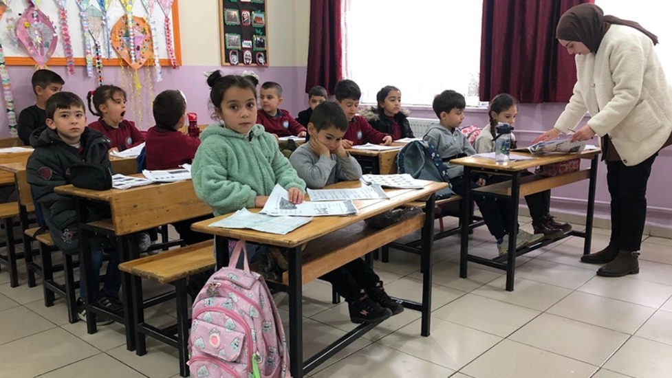 Öğretmenlerin il içi yer değiştirme başvuruları ne zaman başlayacak? MEB il içi atama takvimi 2025
