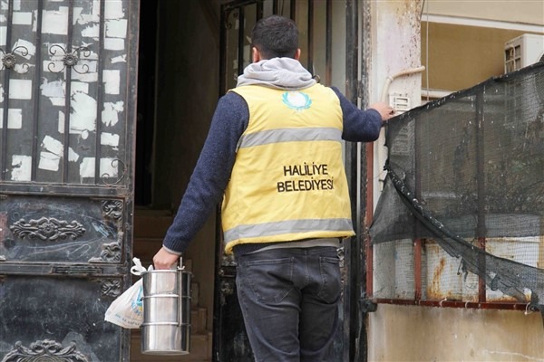 Haliliye Belediyesi'nden sıcak yemek desteği