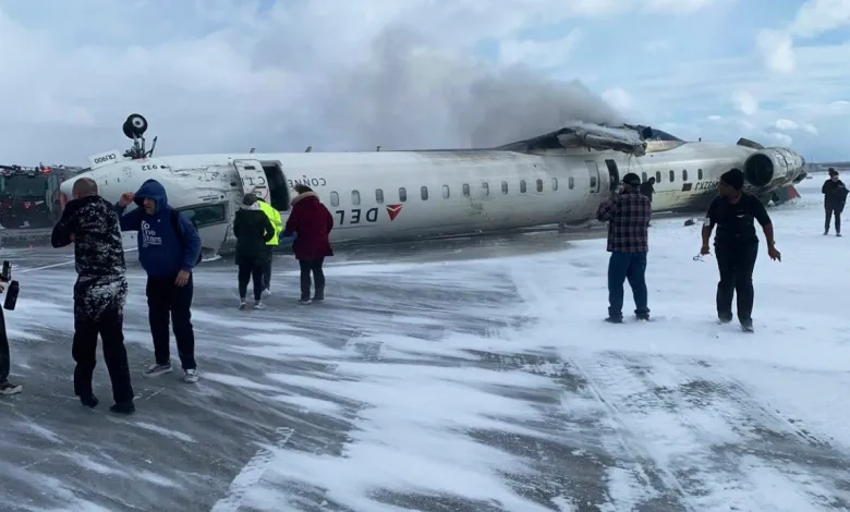 Delta Airlines'ın uçağı Toronto Havalimanı'na iniş sırasında kaza kırıma uğradı