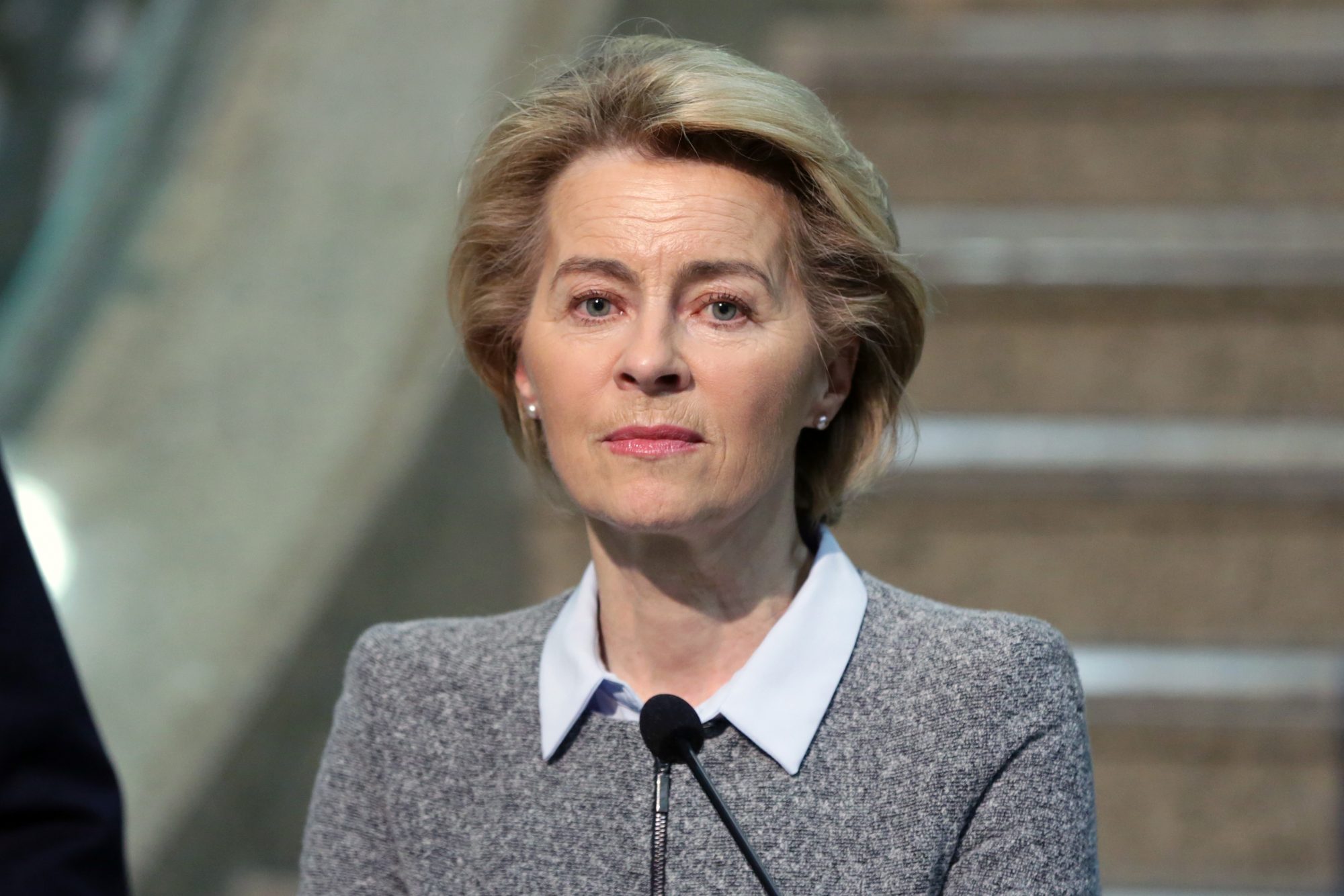 AB Komisyonu Başkanı von der Leyen bir kez daha güven tazeledi