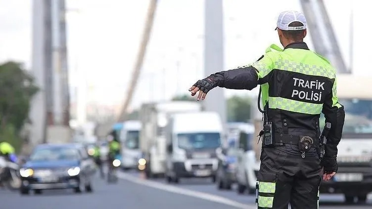 İstanbul Valiliği'nden flaş duyuru! Bu güzergahlar yarın 14.00'e kadar trafiğe kapatıldı