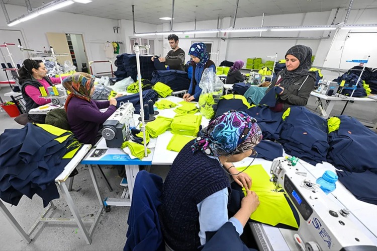 KOSGEB’den kadın girişimcilere büyük fırsat! Kendi işini kurmak isteyen 8 bin 500 kadına destek