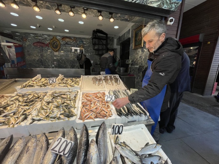 Hamsi ve palamutun yerini onlar aldı: Kilosu 125 liradan satılıyor