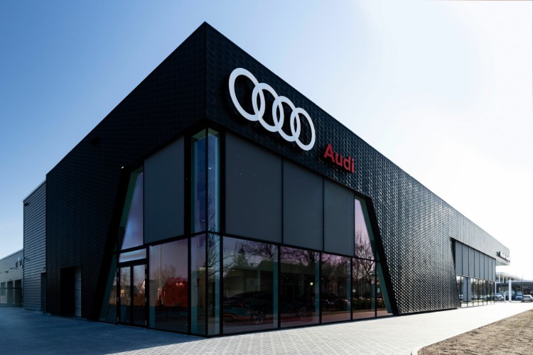 Audi’de toplam teslimatlar gerilerken elektrikli araç satışları rekor kırdı