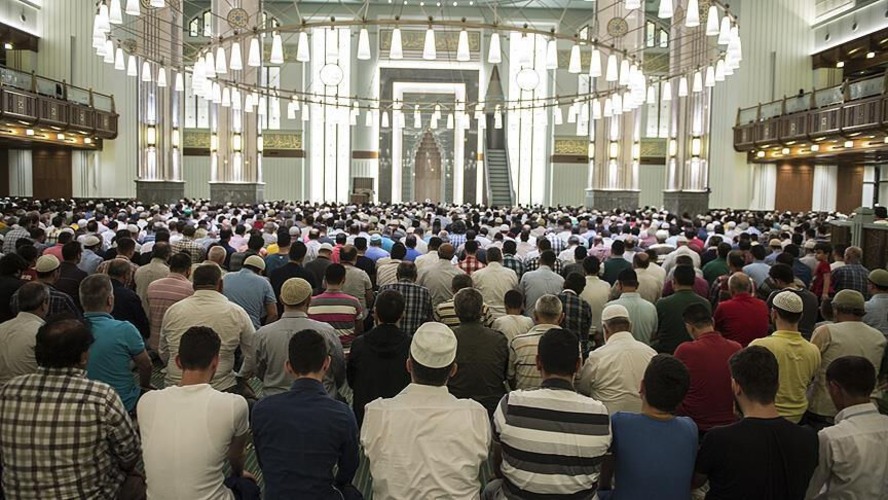 Bayram namazı nasıl kılınır? Bayram namazı kaç rekat? Bayram namazı saatleri