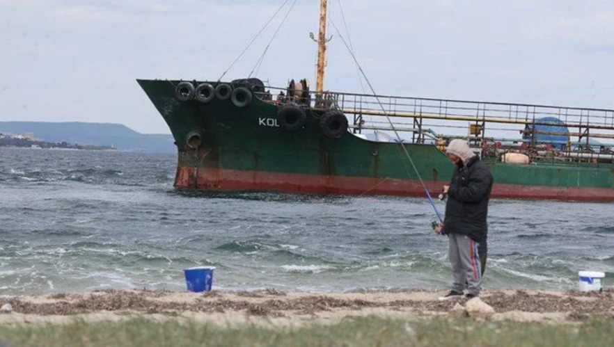 Çanakkale Boğazı'nda tanker karaya oturdu