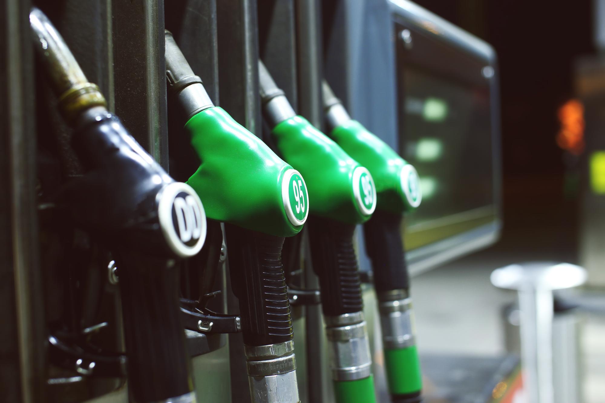 Akaryakıt fiyatlarına zam şoku! Benzin, motorin, LPG hepsi zamlanıyor