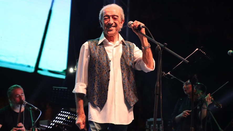 Sanatçı Edip Akbayram hayatını kaybetti