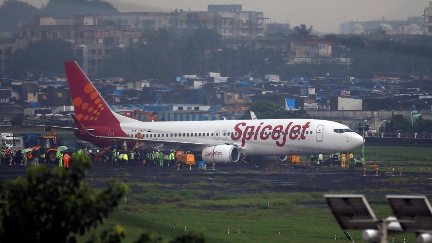 Air India uçağında bomba ihbarı: Uçuş Mumbai'ye geri döndü