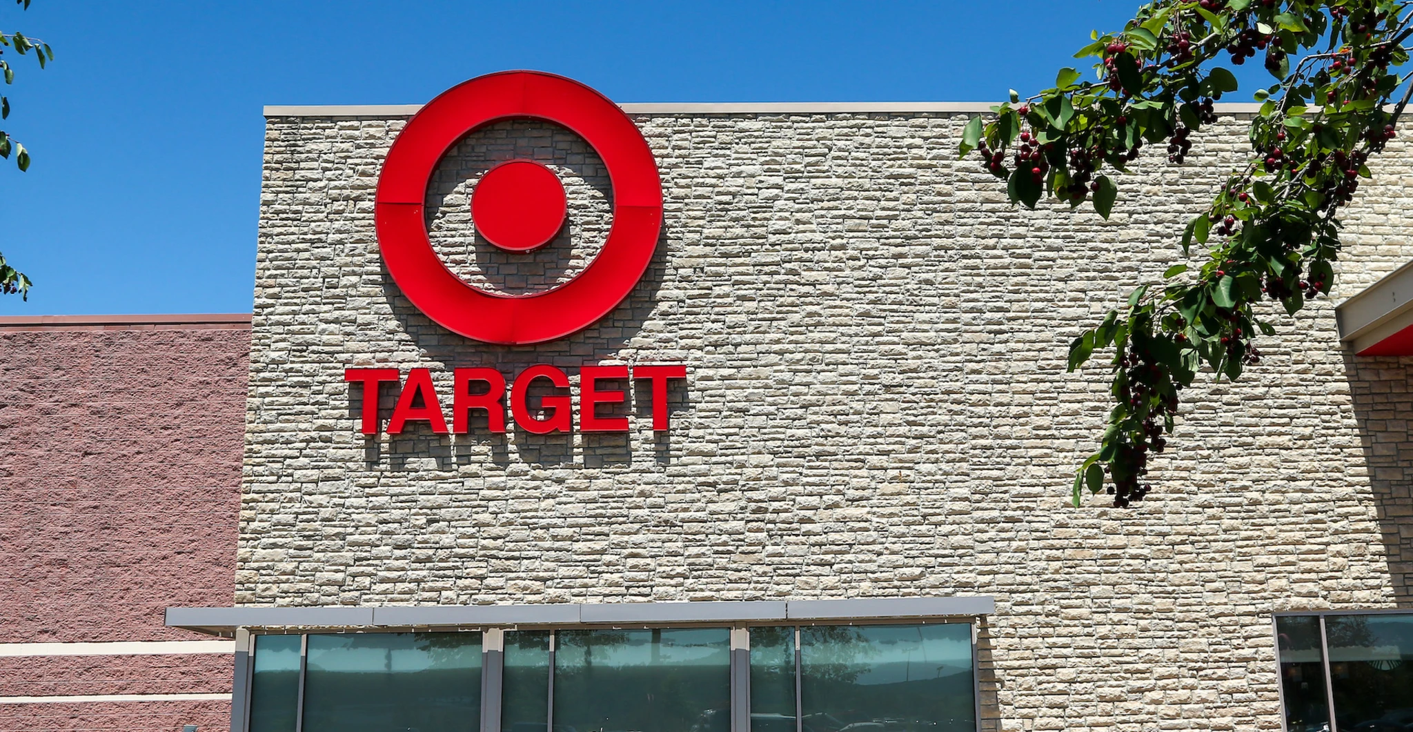 Target, ikinci çeyrekte beklentileri aştı, yıl sonu görünümünü yükseltti