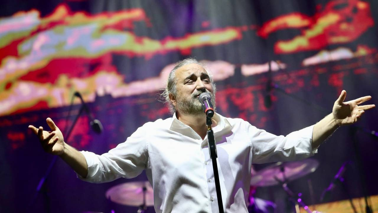 Ünlü sanatçı Volkan Konak hayatını kaybetti!