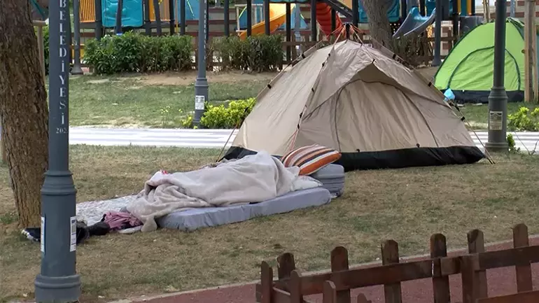 Fırsatçılar yine iş başında, çadır fiyatlarını uçurdular