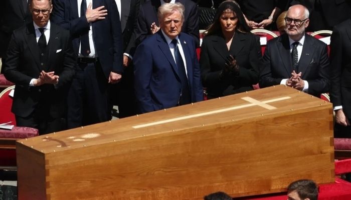 Papa Franciscus için cenaze töreni düzenlendi, 100 yıl sonra bir ilk yaşandı