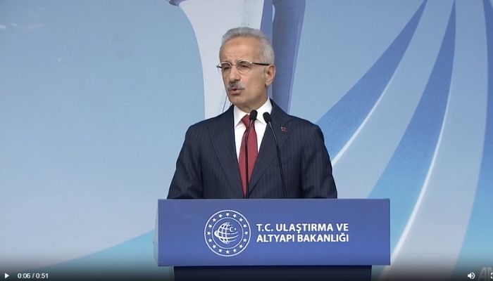 İstanbul Havalimanı 3'lü pisti açıldı! Bakan Uraloğlu'ndan kritik açıklamalar