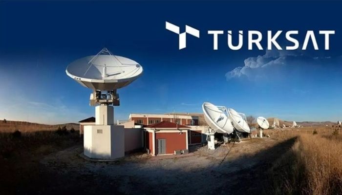 TÜRKSAT'tan uçaklara uydu bağlantılı internet hizmeti geliyor