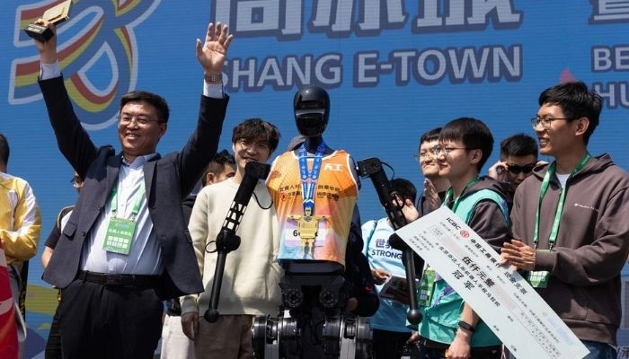 Tarihte bir ilk: Robotlar insanlarla yarıştı