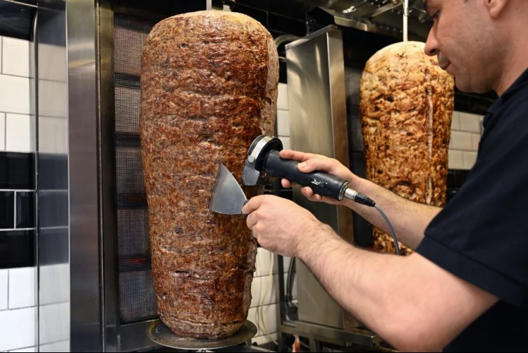 Dönerin geleceği Brüksel'de belirleniyor! Döner üreticileri ve restoranlar endişeli