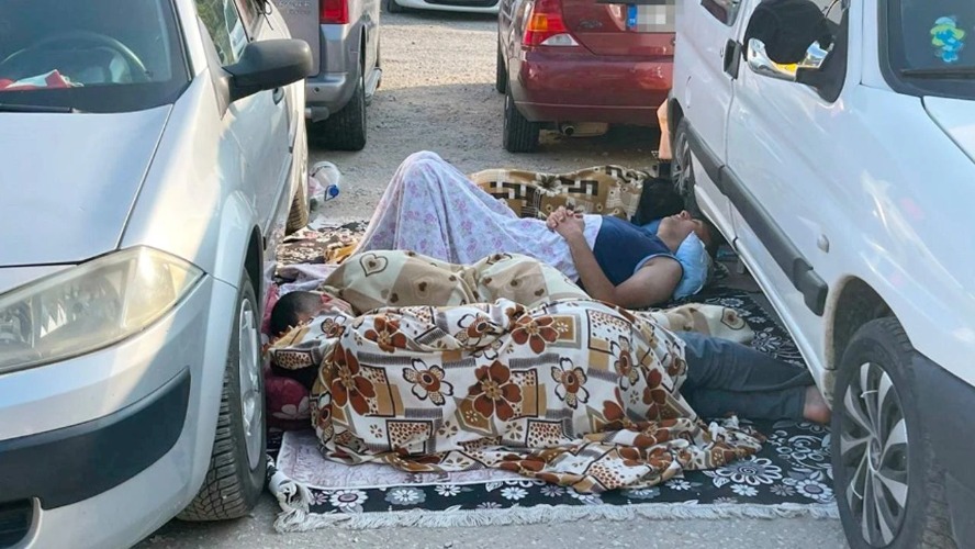 Arabada uyuyanlar bunları mutlaka bilmeli! Depreme hazır olmak için arabada bulundurulması gereken şeyler