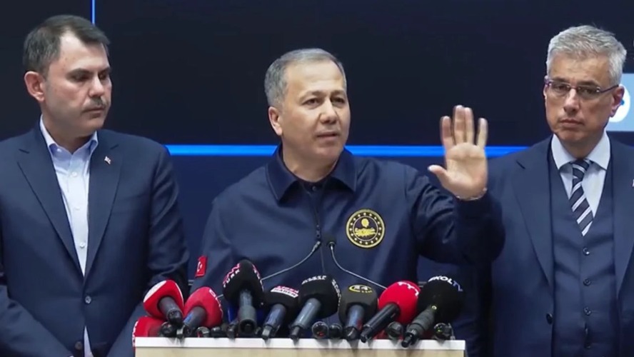 Bakan Yerlikaya geceyi sokakta geçiren vatandaşların sayısını açıkladı