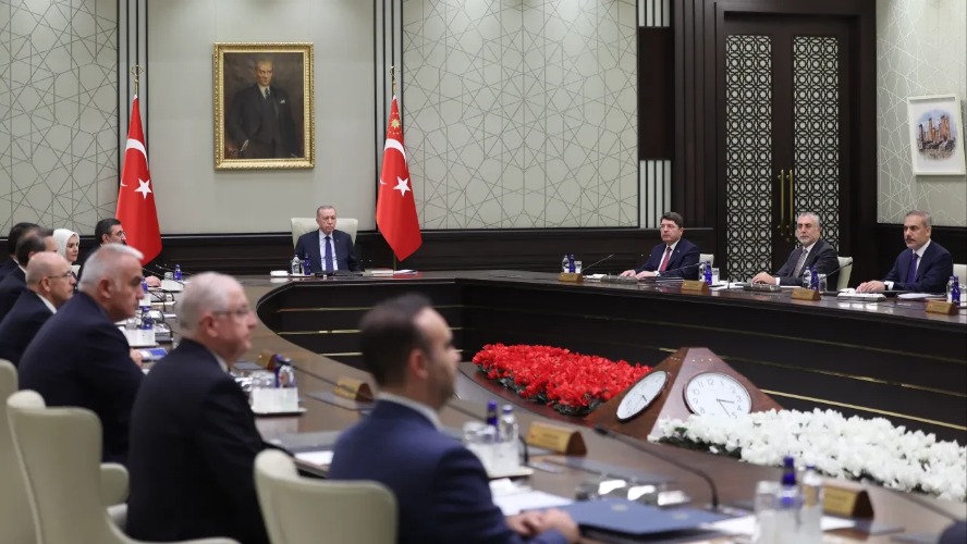 Cumhurbaşkanlığı kabinesi toplanıyor! Enflasyon, Terörsüz Türkiye, öğretmen atamaları... İşte gündemin başlıkları!
